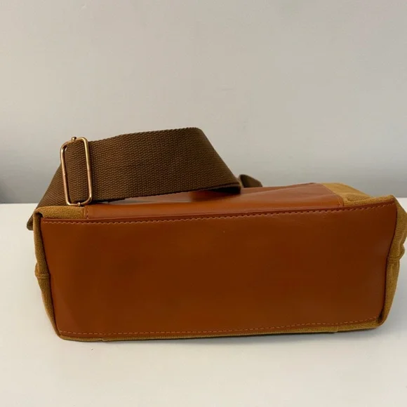 Classic Tan Canvas Messenger Bag - Picture 3 of 5